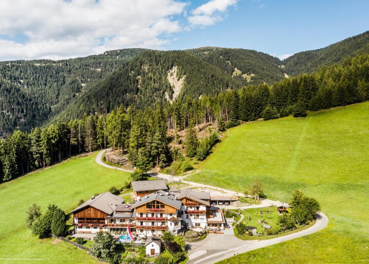 Hotel Kompatscherhof Luson Exteriör bild