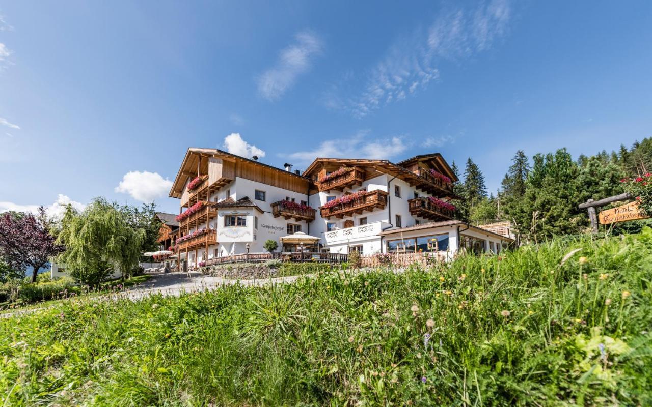 Hotel Kompatscherhof Luson Exteriör bild